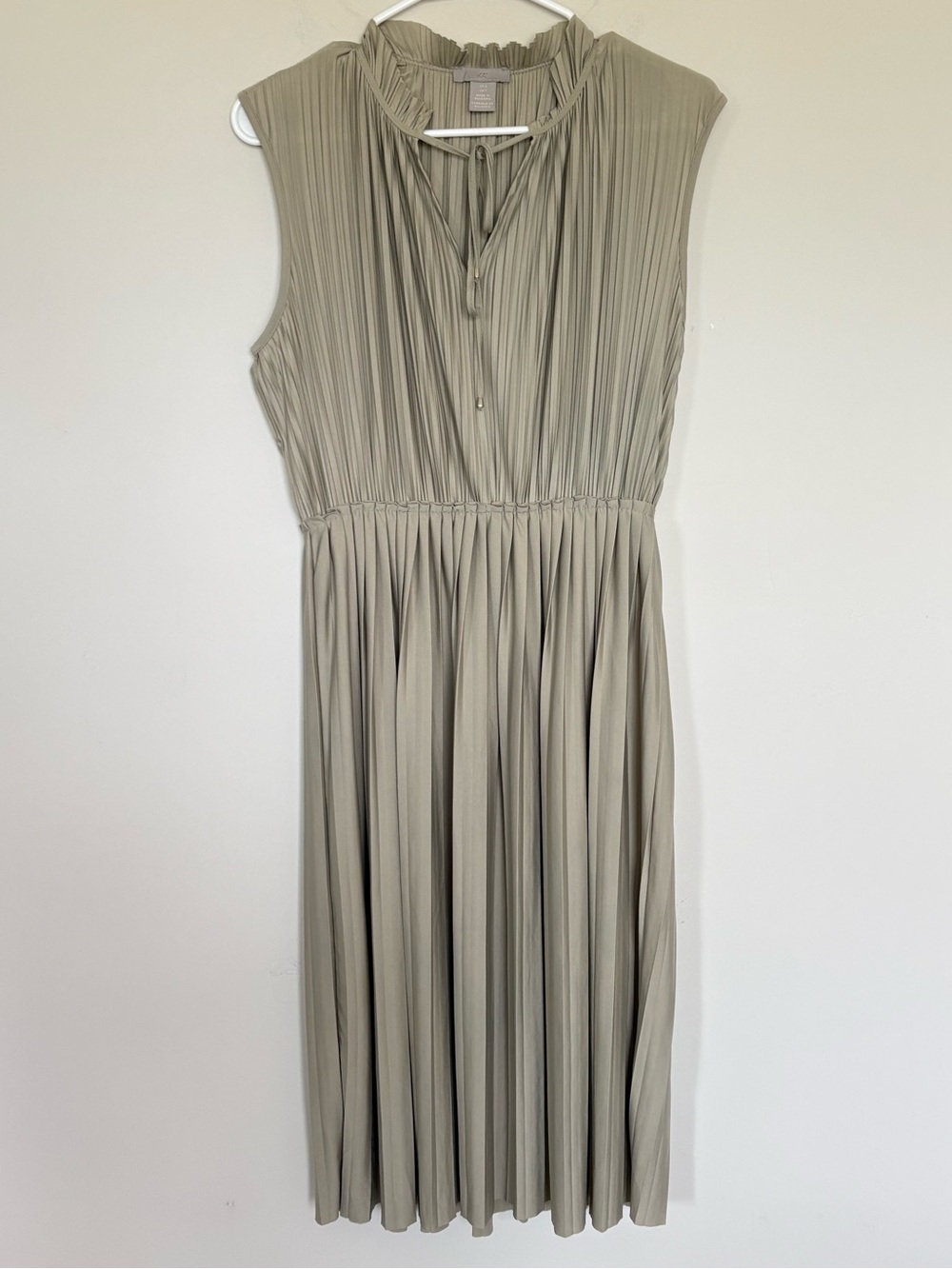 H&M Women's Sage Green Pleated Midi Dress Ruffle Neck Sleeveless Size Small